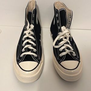Black converse, men's 8.5 and women 10.5